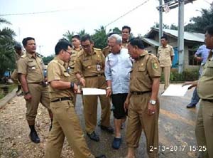 Bupati Mursini Minta Jalan Provinsi Riau Selatan Segera Dituntaskan